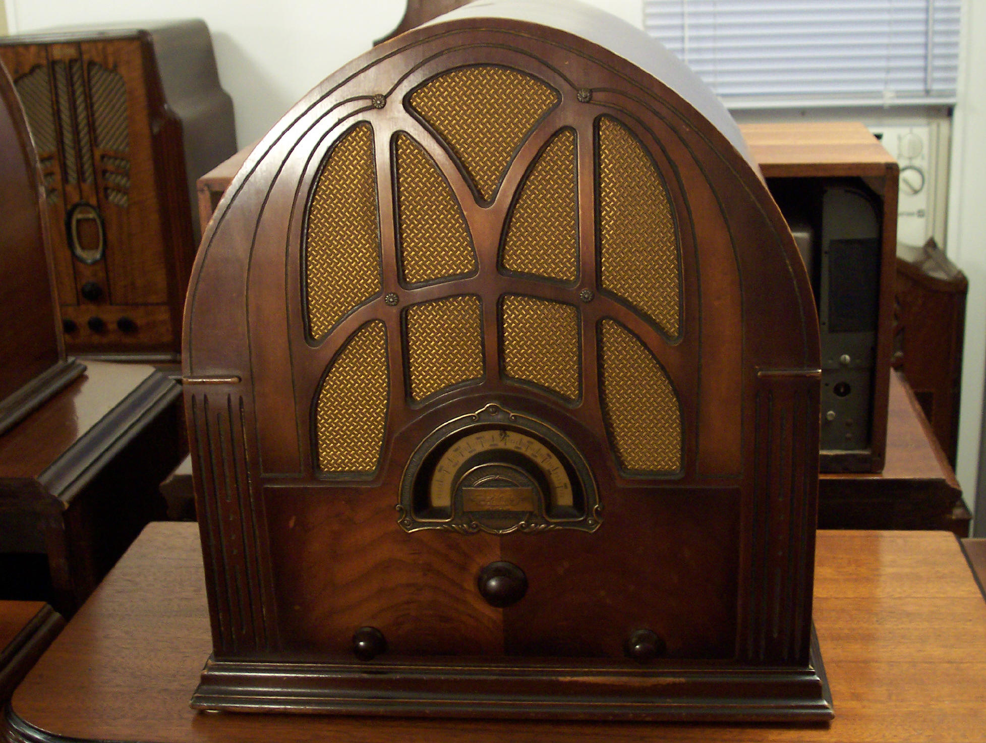 Antique Vintage Radio 54